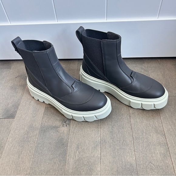 Sorel Womens Caribou X Chelsea Boot - Picture 2 of 12